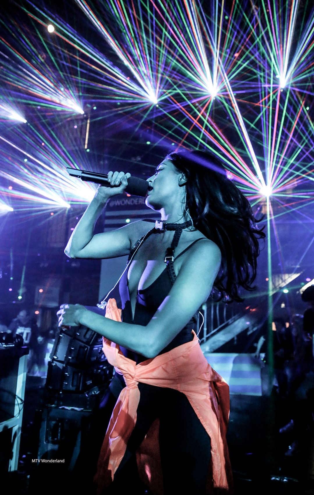 034-MTV_Girl